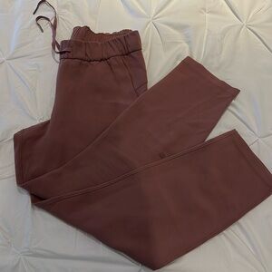 Lululemon size 8 ankle pants